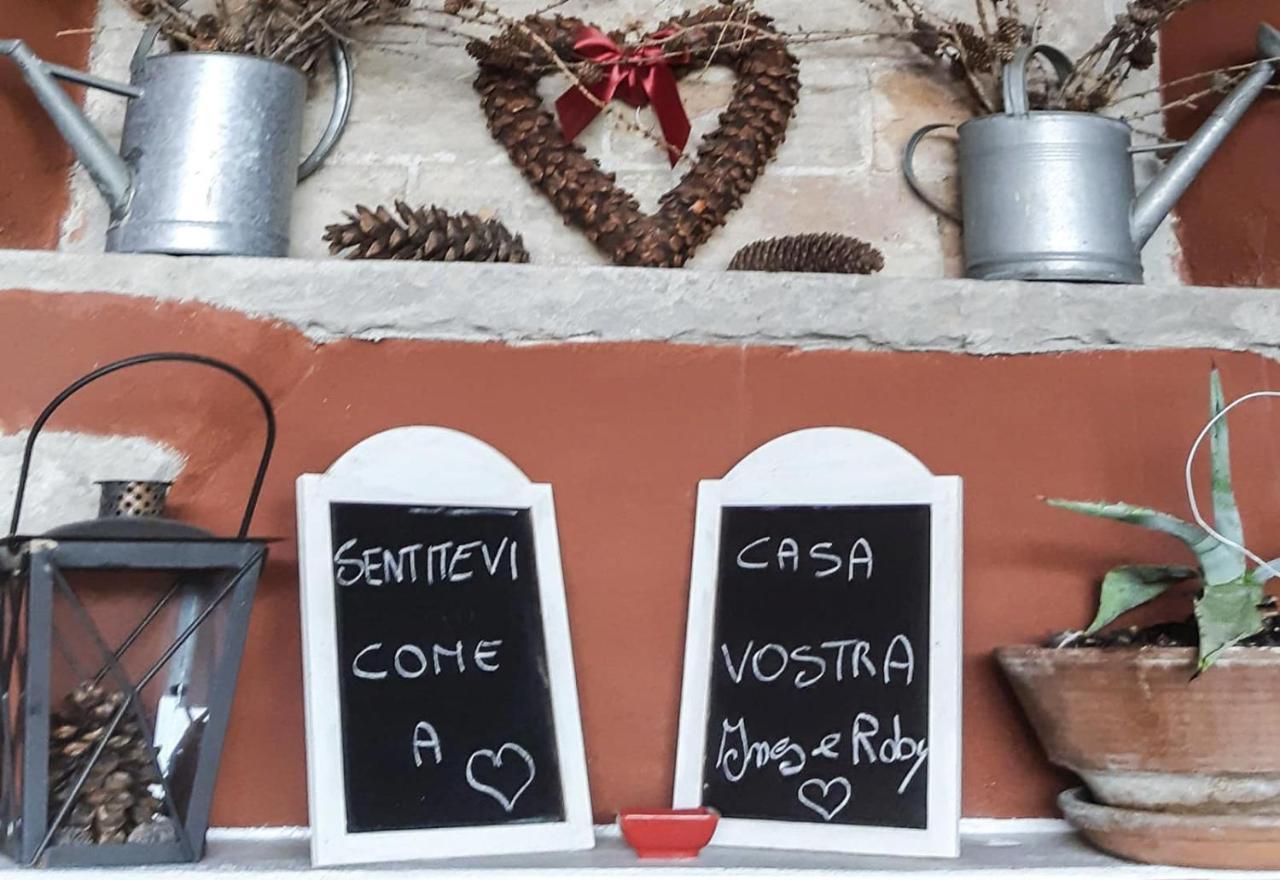 Case Vacanze Ai Burattini Adrara San Rocco 外观 照片